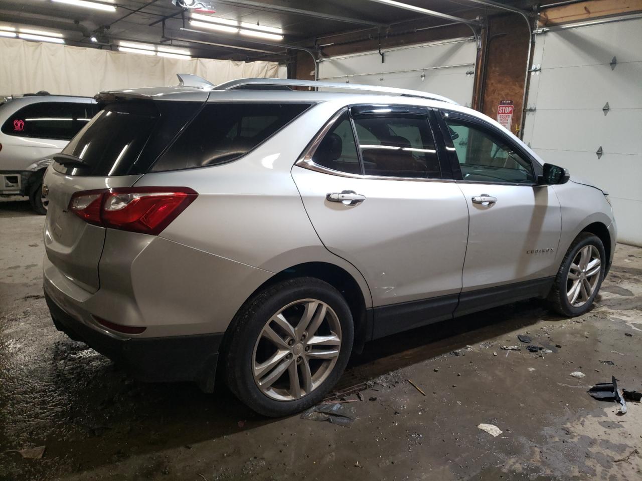 Изображение 3 Chevrolet Equinox Premier 2019 с VIN 3GNAXYEX4KL100037