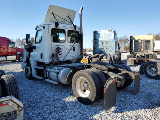 Image 3 of 2017 Freightliner Cascadia 2017 with VIN 1FUBGDDV4HLJC4028