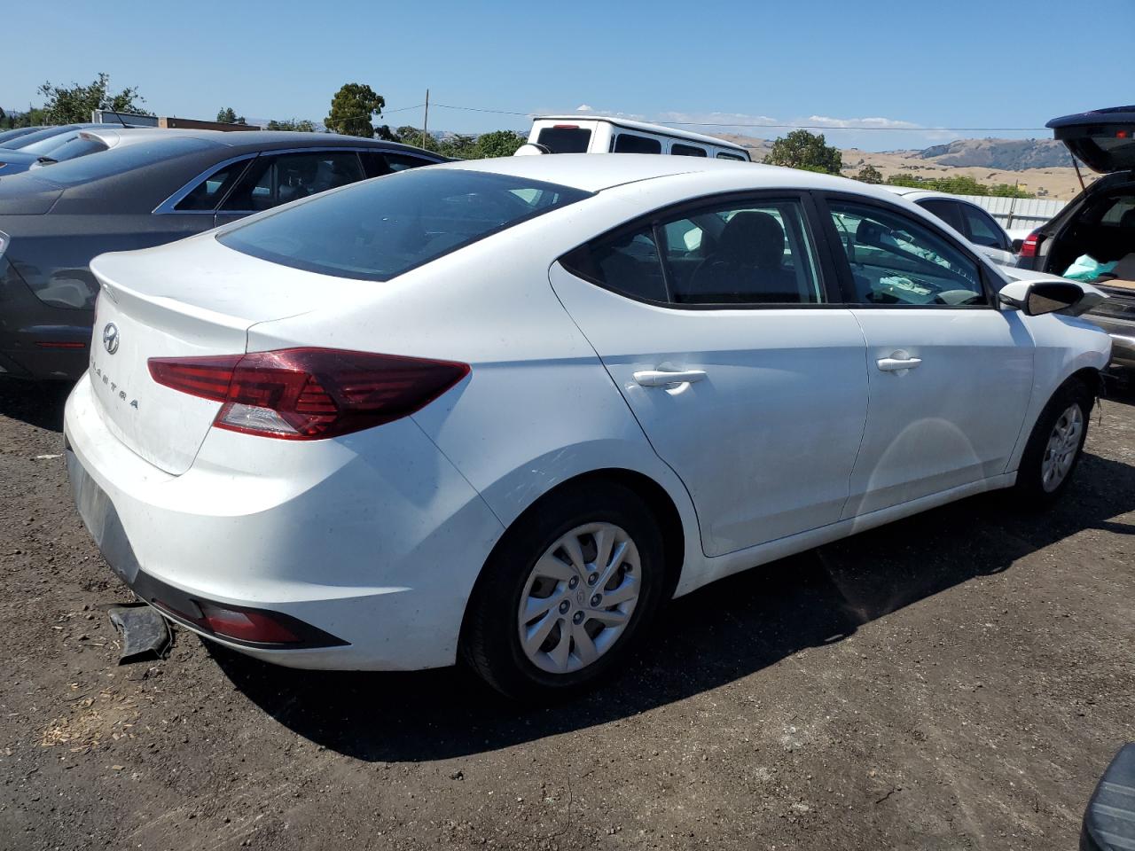 Obraz 3 z 2019 HYUNDAI ELANTRA SE 2019 z VIN 5NPD74LF1KH444031