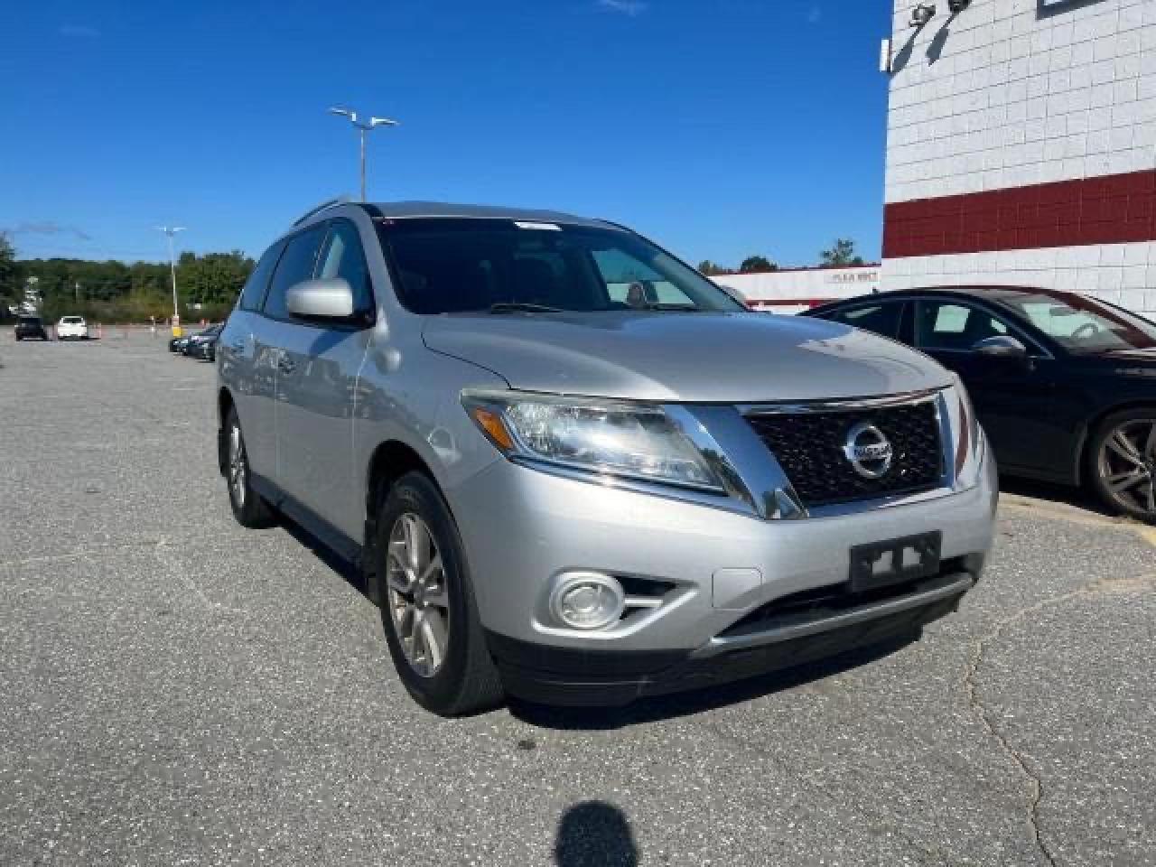 Image 1 of 2014 NISSAN PATHFINDER S 2014 with VIN 5N1AR2MM9EC663975