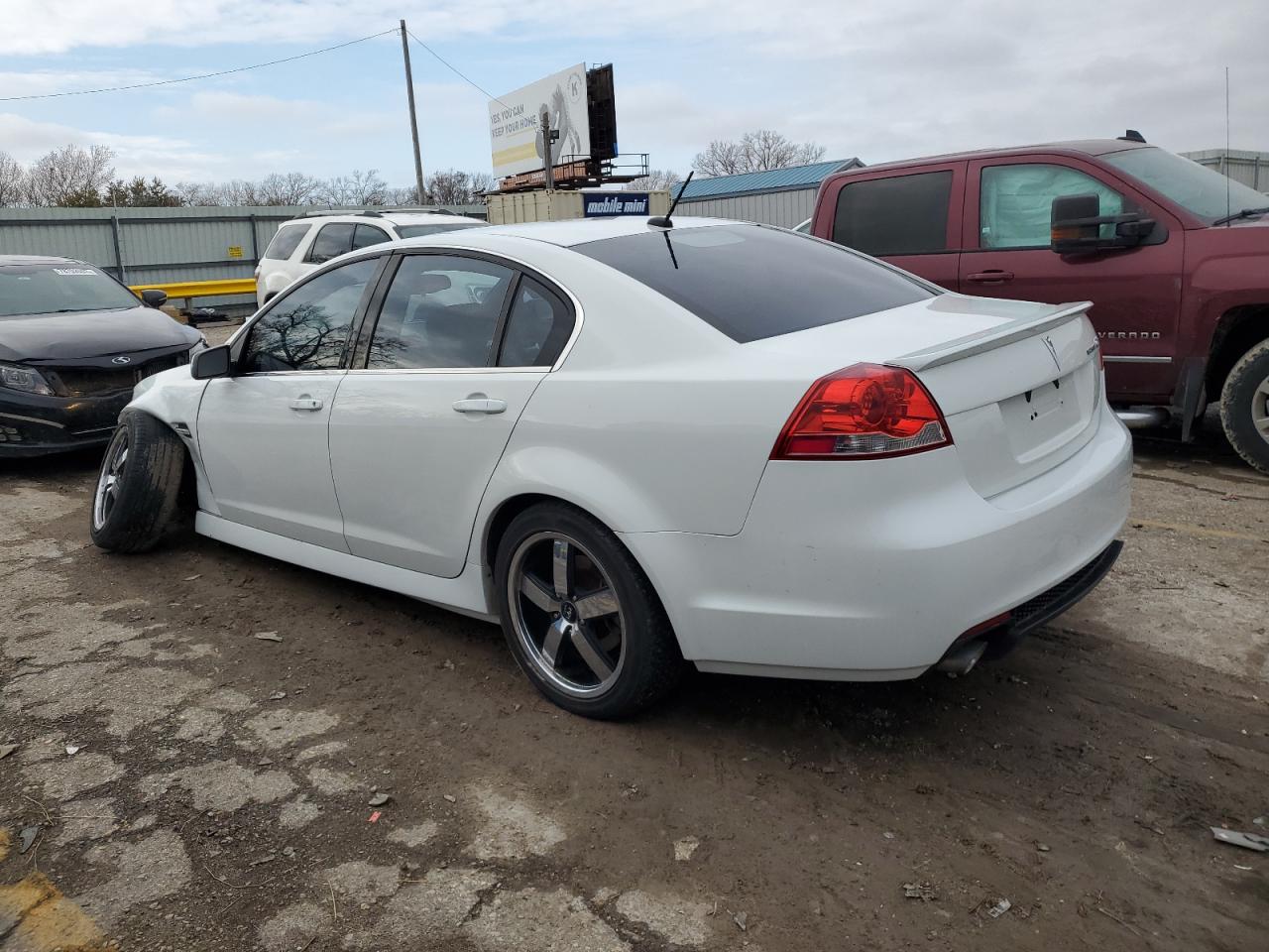 Изображение 2 2008 PONTIAC G8  2008 с VIN 6G2ER57778L129589