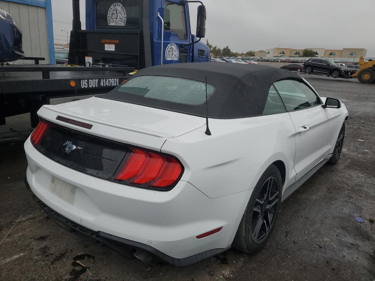 Image 3 of 2022 FORD MUSTANG  2022 with VIN 1FATP8UH5N5121128