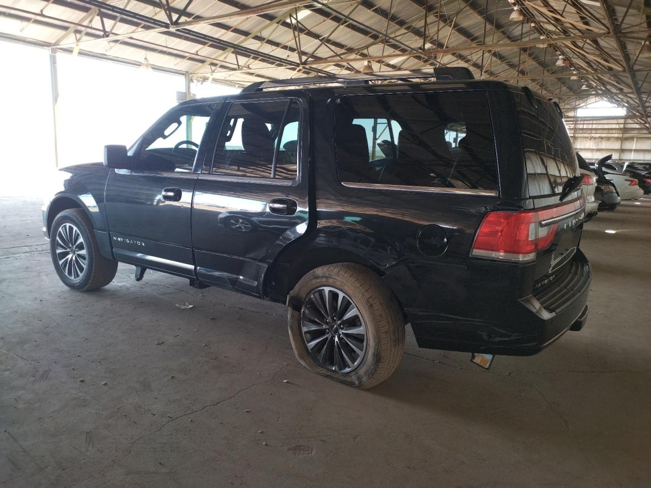 Obraz 2 z 2015 LINCOLN NAVIGATOR  2015 z VIN 5LMJJ2HT2FEJ15375