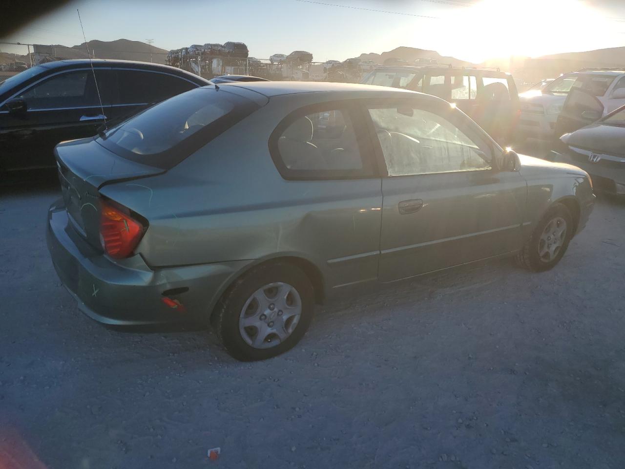 Image 3 of 2005 HYUNDAI ACCENT GS 2005 with VIN KMHCG35C25U335463
