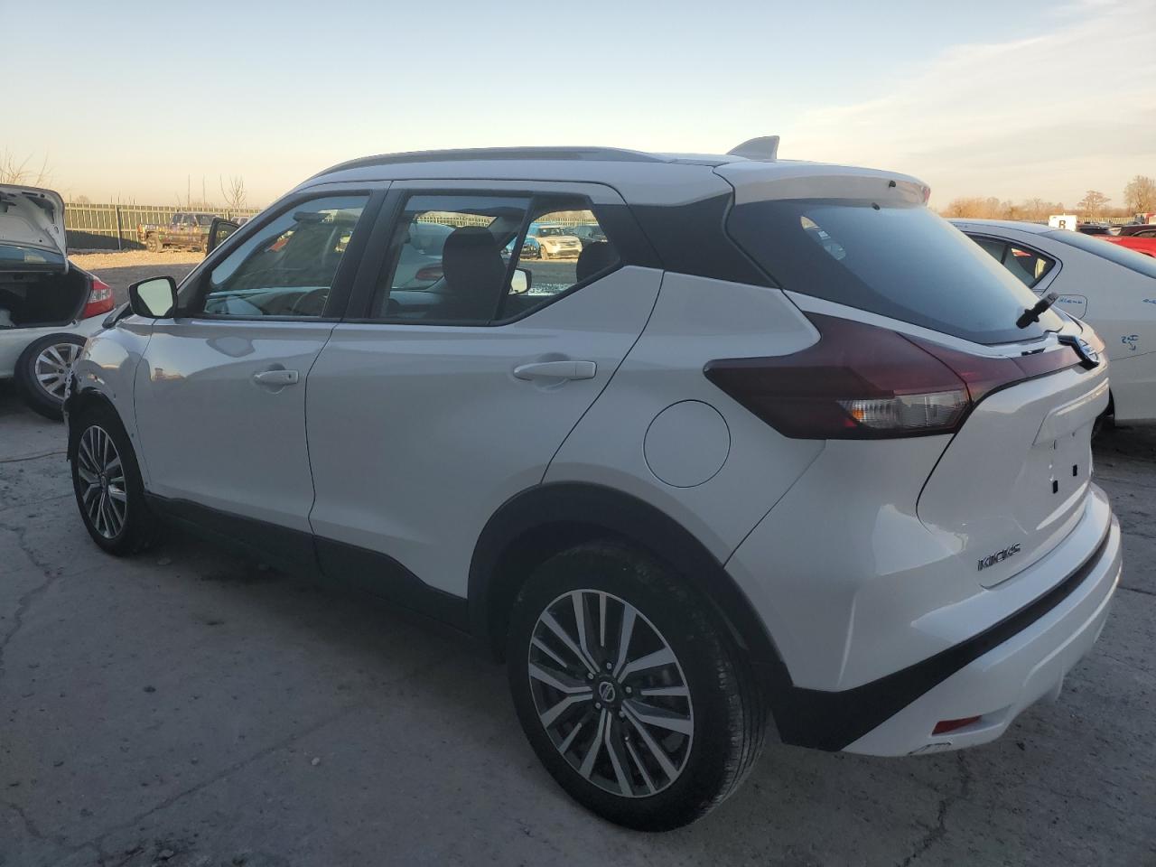 Изображение 2 2021 NISSAN KICKS SV 2021 с VIN 3N1CP5CVXML533692
