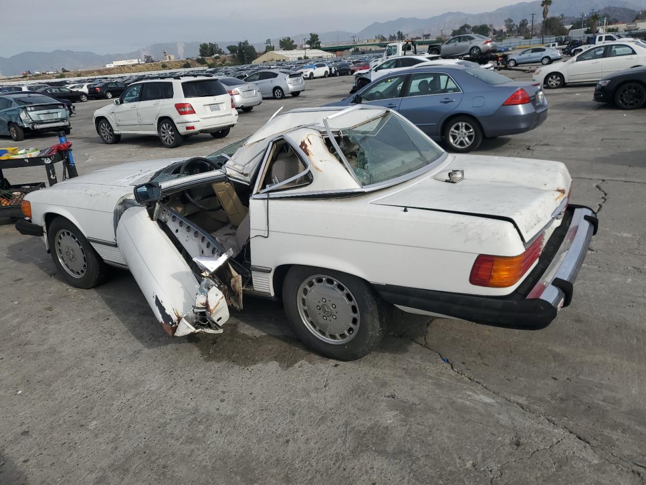 Image 2 of 1986 MERCEDES-BENZ 560 SL 1986 with VIN WDBBA48DXGA051920