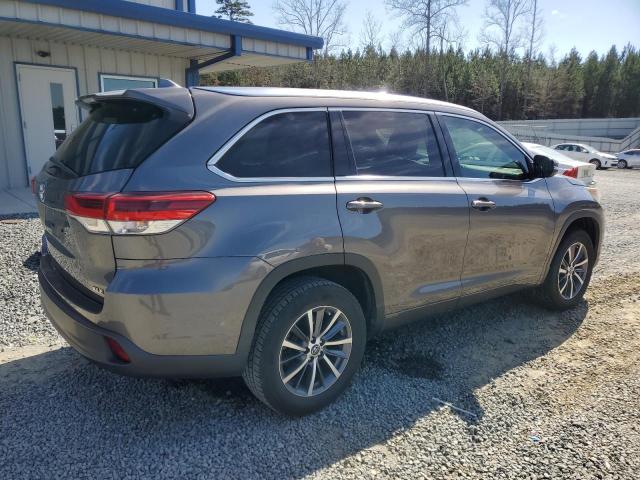 Изображение 3 2017 TOYOTA HIGHLANDER SE 2017 с VIN 5TDKZRFH2HS517891