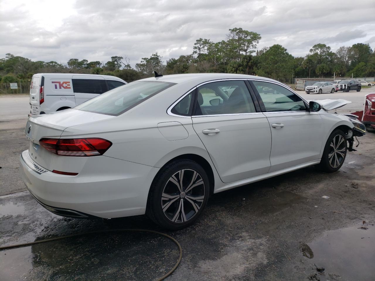 Изображение 3 2021 VOLKSWAGEN PASSAT SE 2021 с VIN 1VWSA7A37MC000313