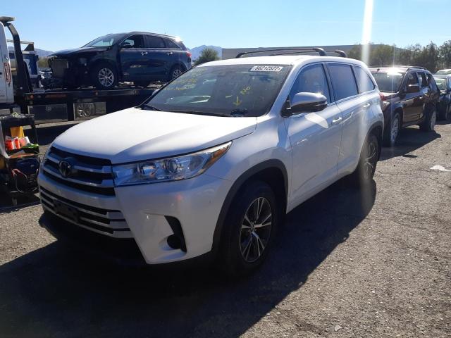 Изображение 2 2018 TOYOTA HIGHLANDER LE 2018 с VIN 5TDZARFH1JS040009