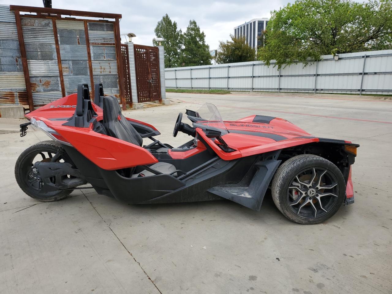 Изображение 1 2020 POLARIS SLINGSHOT SL 2020 с VIN 57XAAPHD9L8140398