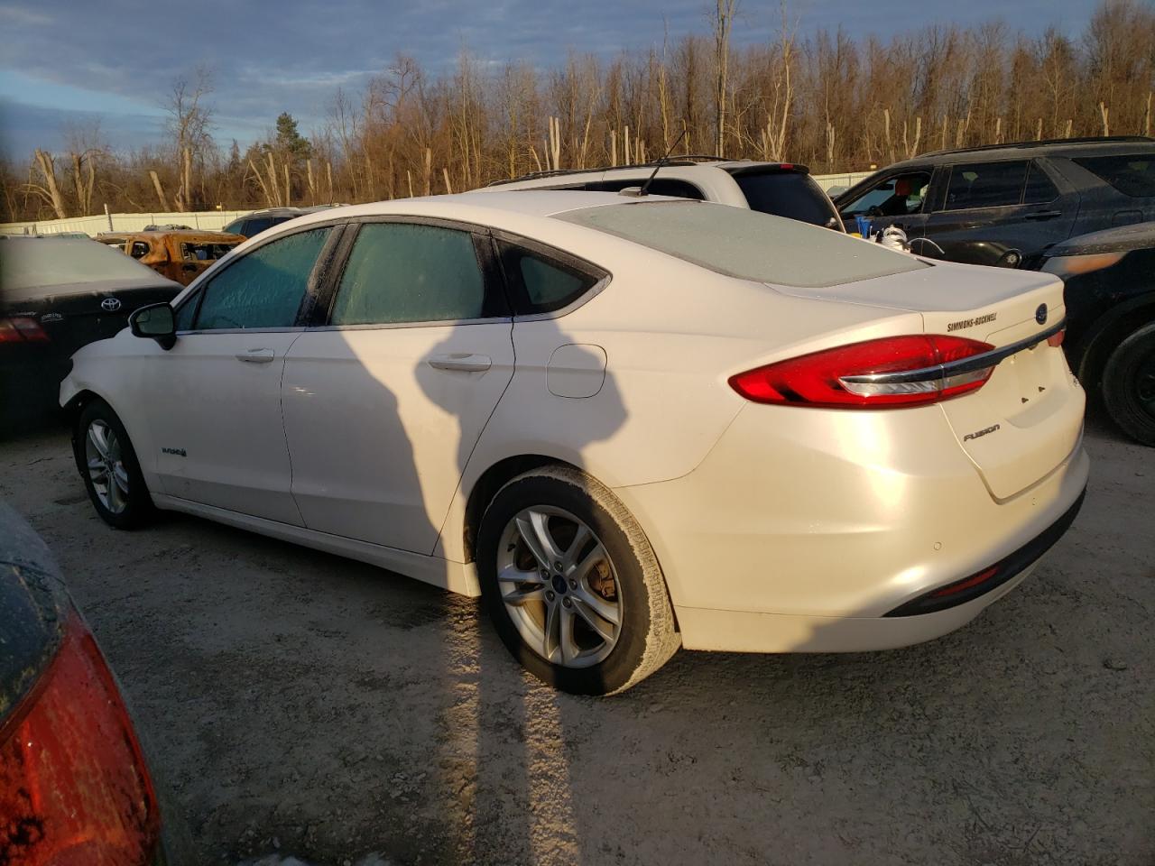 Image 2 of 2018 FORD FUSION SE HYBRID 2018 with VIN 3FA6P0LU4JR235495