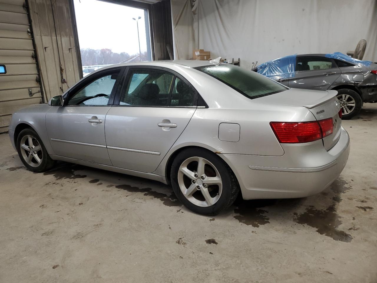 Image 2 of 2009 HYUNDAI SONATA SE 2009 with VIN 5NPEU46CX9H510181