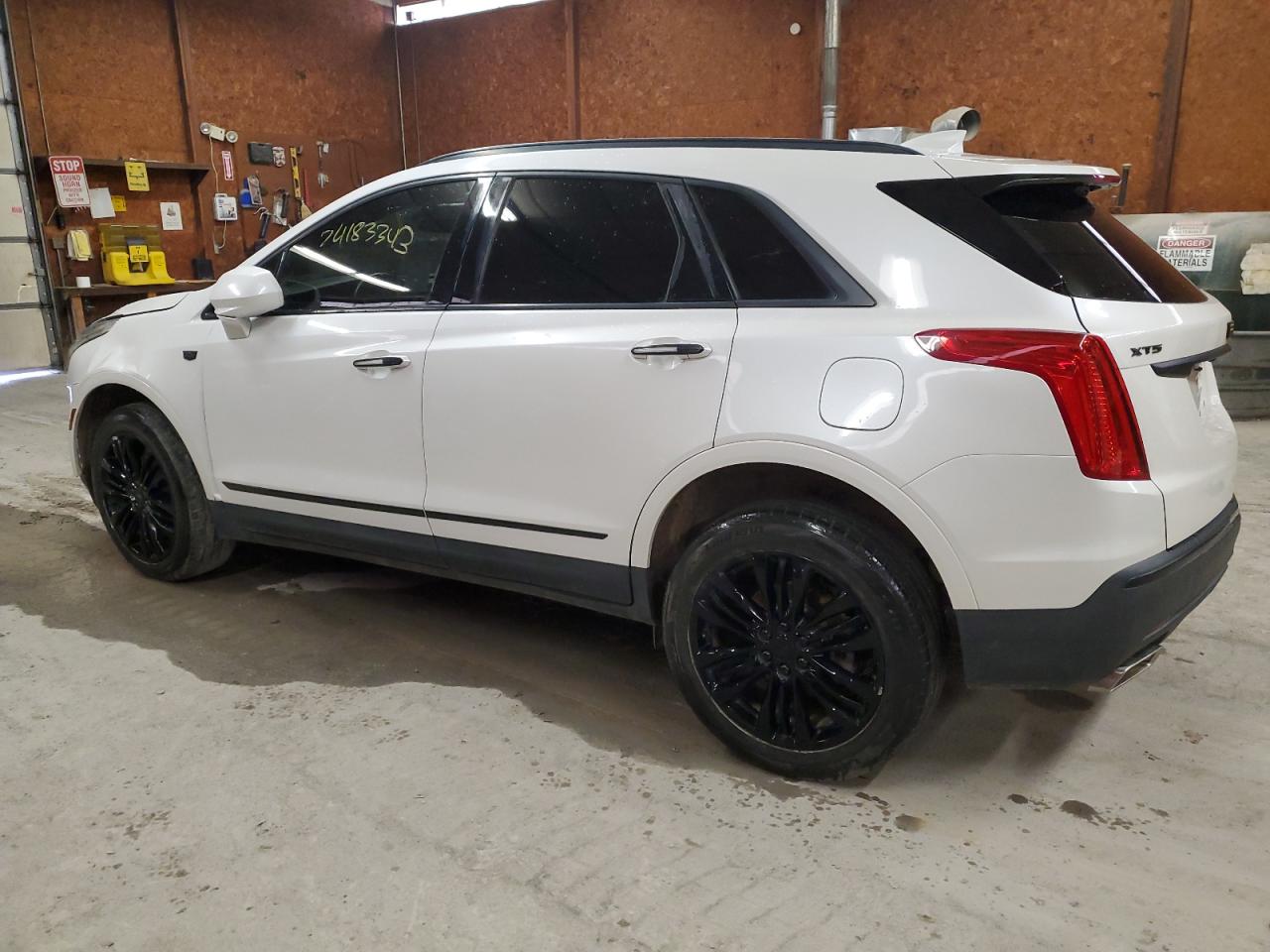 Изображение 2 Cadillac Xt5 Luxury 2018 с VIN 1GYKNCRS8JZ223961