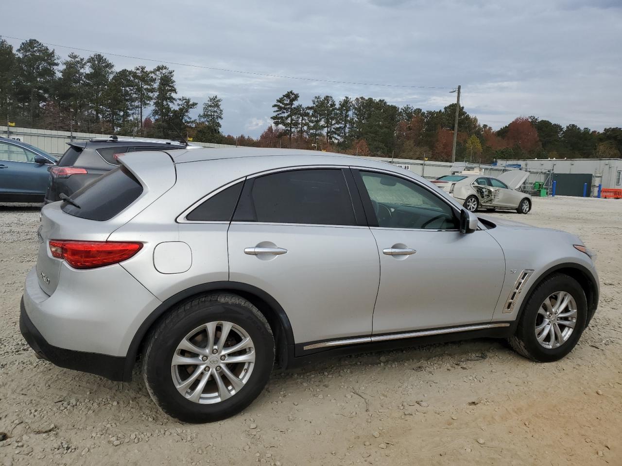Obraz 3 z 2017 INFINITI QX70  2017 z VIN JN8CS1MU1HM141193