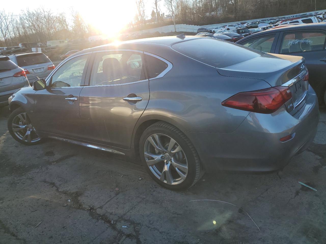 Image 2 of 2016 INFINITI Q70L 5.6 2016 with VIN JN1AY1PR2GM590019