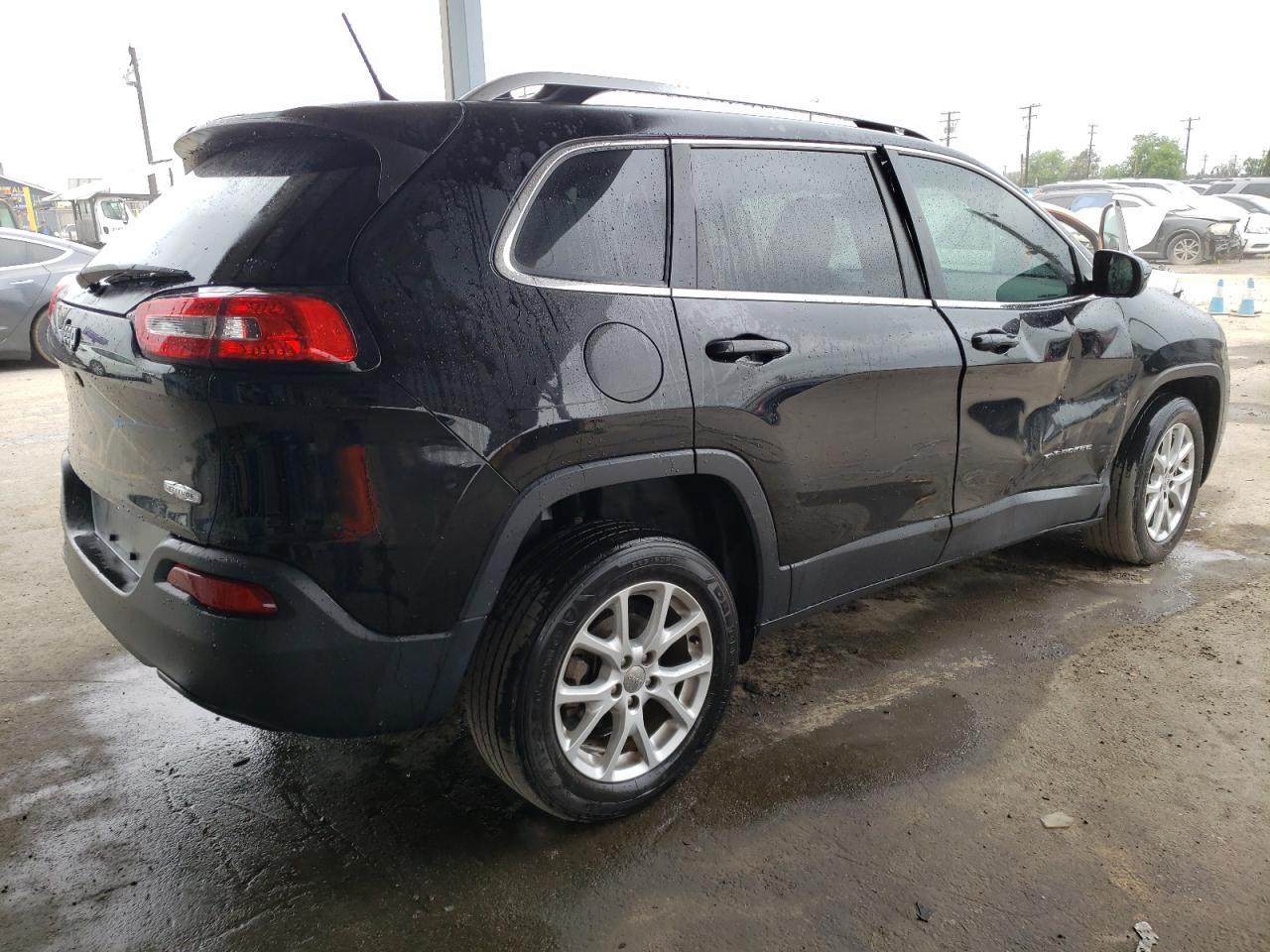 Image 3 of 2018 JEEP CHEROKEE LATITUDE 2018 with VIN 1C4PJLCB7JD511466