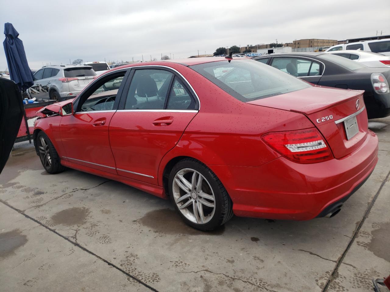 Obraz 2 z 2014 MERCEDES-BENZ C 250 2014 z VIN WDDGF4HB0ER306215