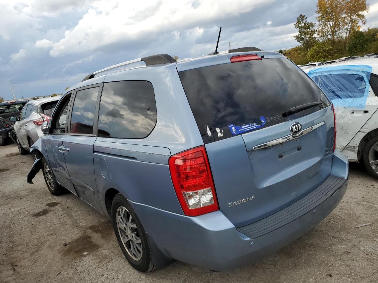 Image 2 of 2014 KIA SEDONA LX 2014 with VIN KNDMG4C76E6577603