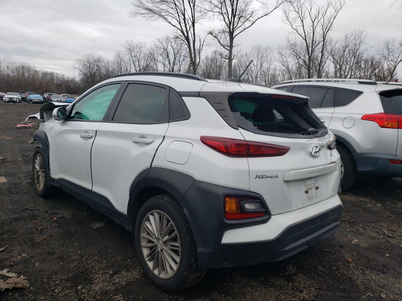 Image 2 of 2018 HYUNDAI KONA SEL 2018 with VIN KM8K2CAA8JU132067