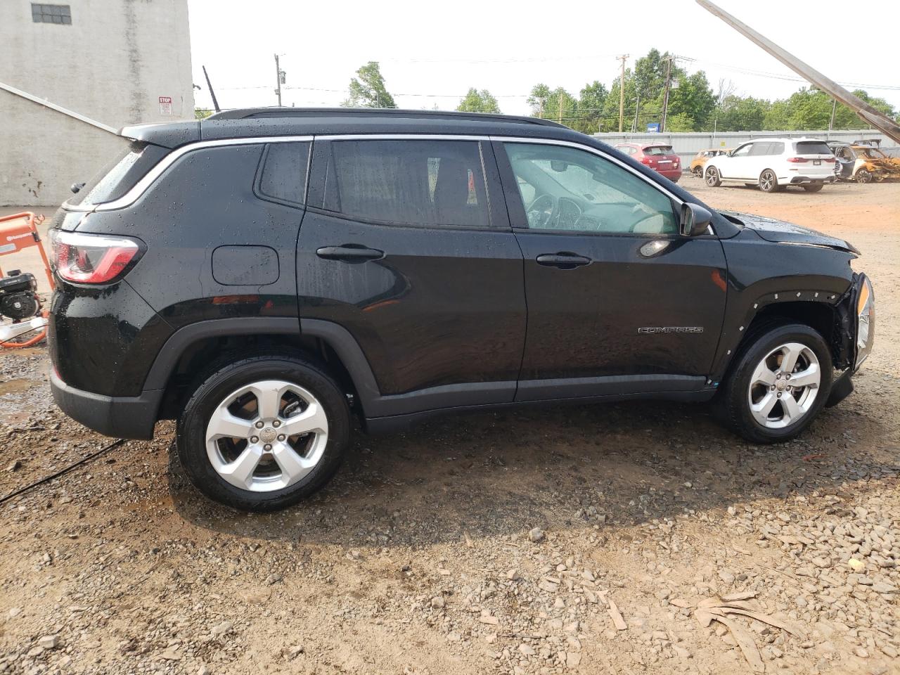 Image 3 of 2018 JEEP COMPASS LATITUDE 2018 with VIN 3C4NJDBB9JT281700
