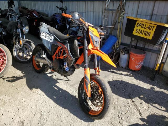 Obraz 1 z 2021 KTM 690 SMC R 2021 z VIN VBKLSV408MM711814