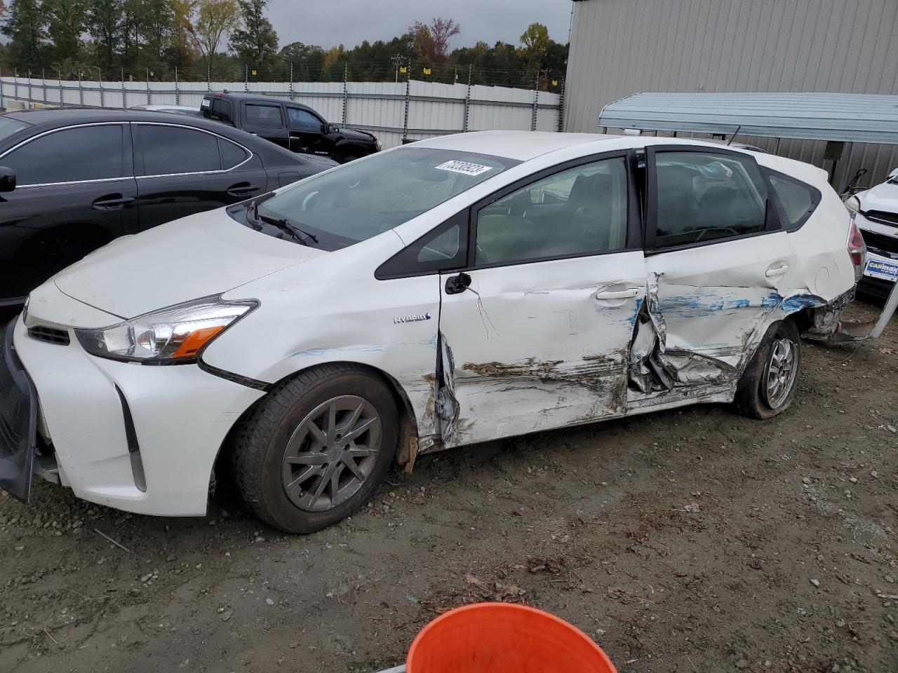 Image 1 of Toyota Prius V 2016 with VIN JTDZN3EU7GJ044815