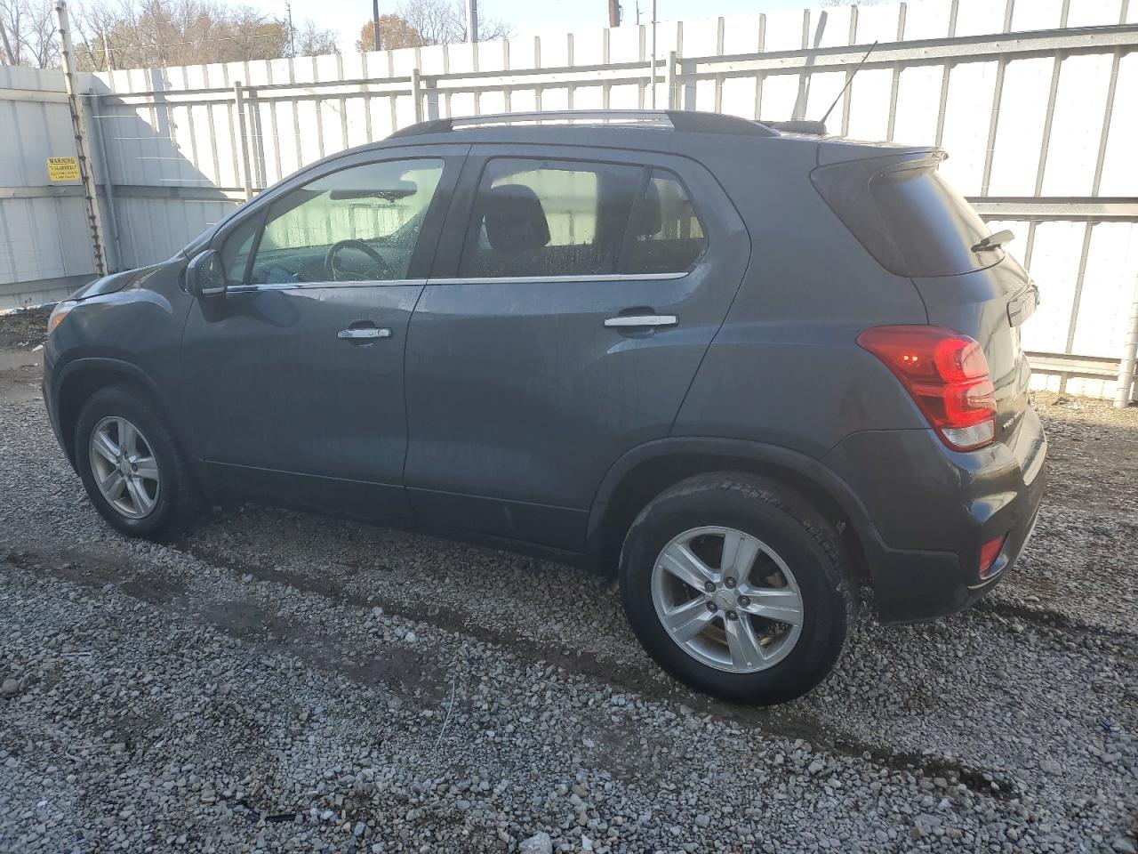 Image 2 of 2018 CHEVROLET TRAX 1LT 2018 with VIN KL7CJPSB0JB685797