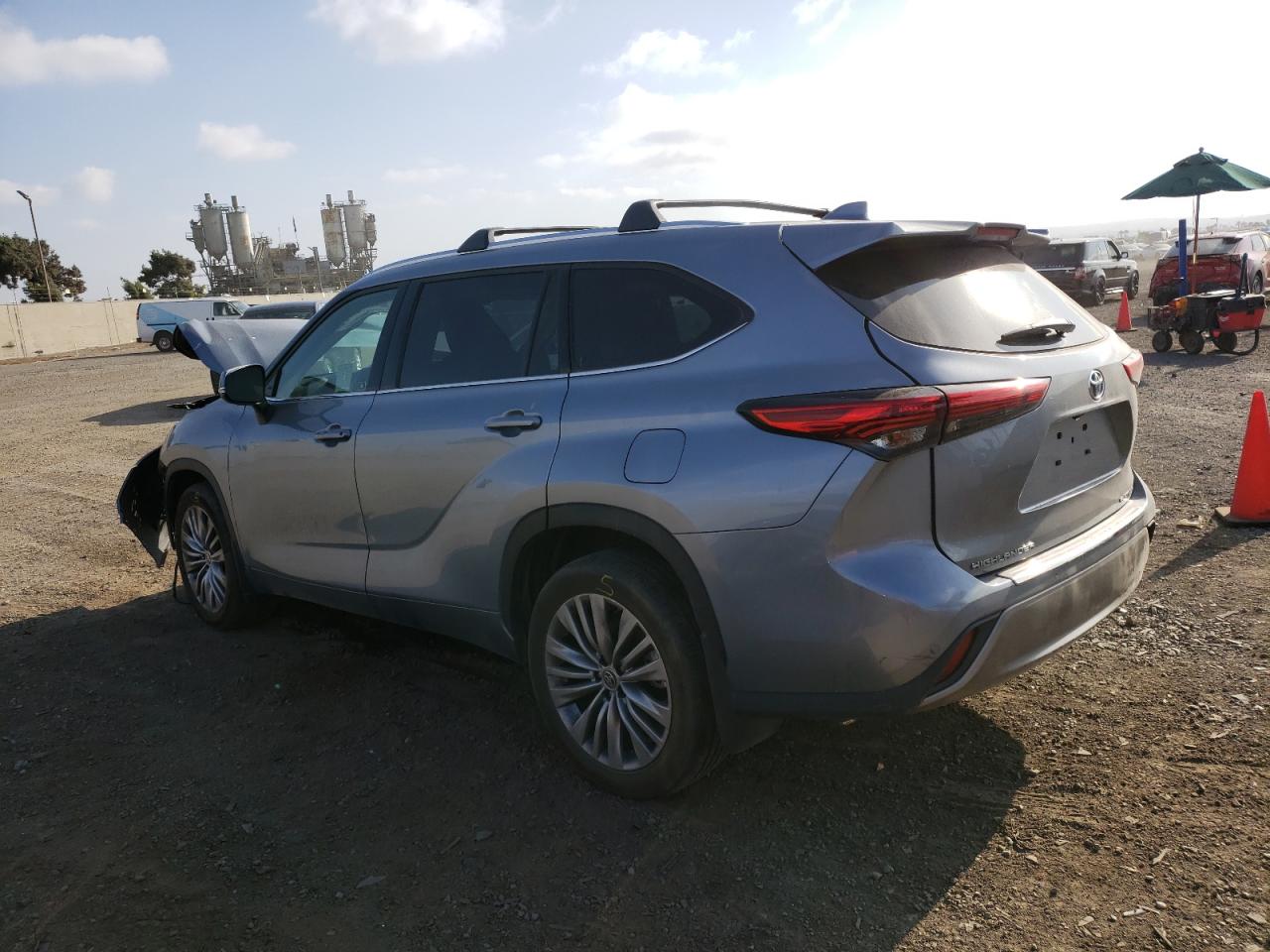 Image 2 of 2022 TOYOTA HIGHLANDER PLATINUM 2022 with VIN 5TDFZRAH5NS115805