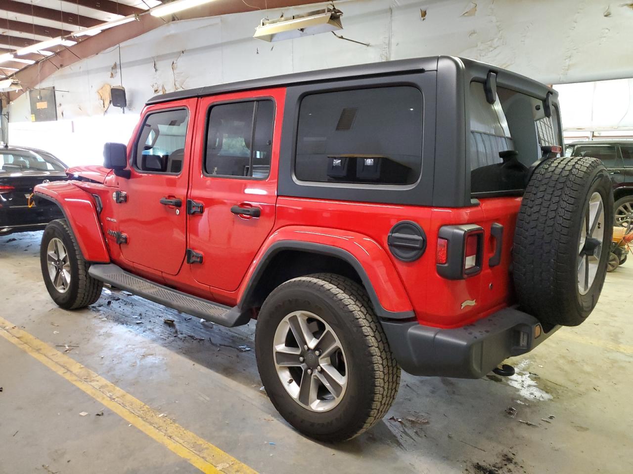 Image 2 of 2019 JEEP WRANGLER UNLIMITED SAHARA 2019 with VIN 1C4HJXEN6KW567293