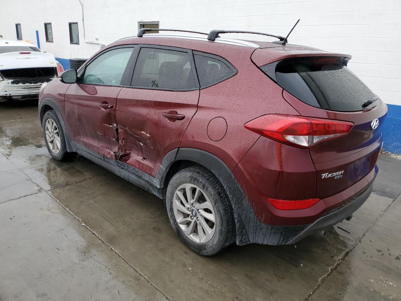 Image 2 of 2016 HYUNDAI TUCSON LIMITED 2016 with VIN KM8J3CA24GU082651