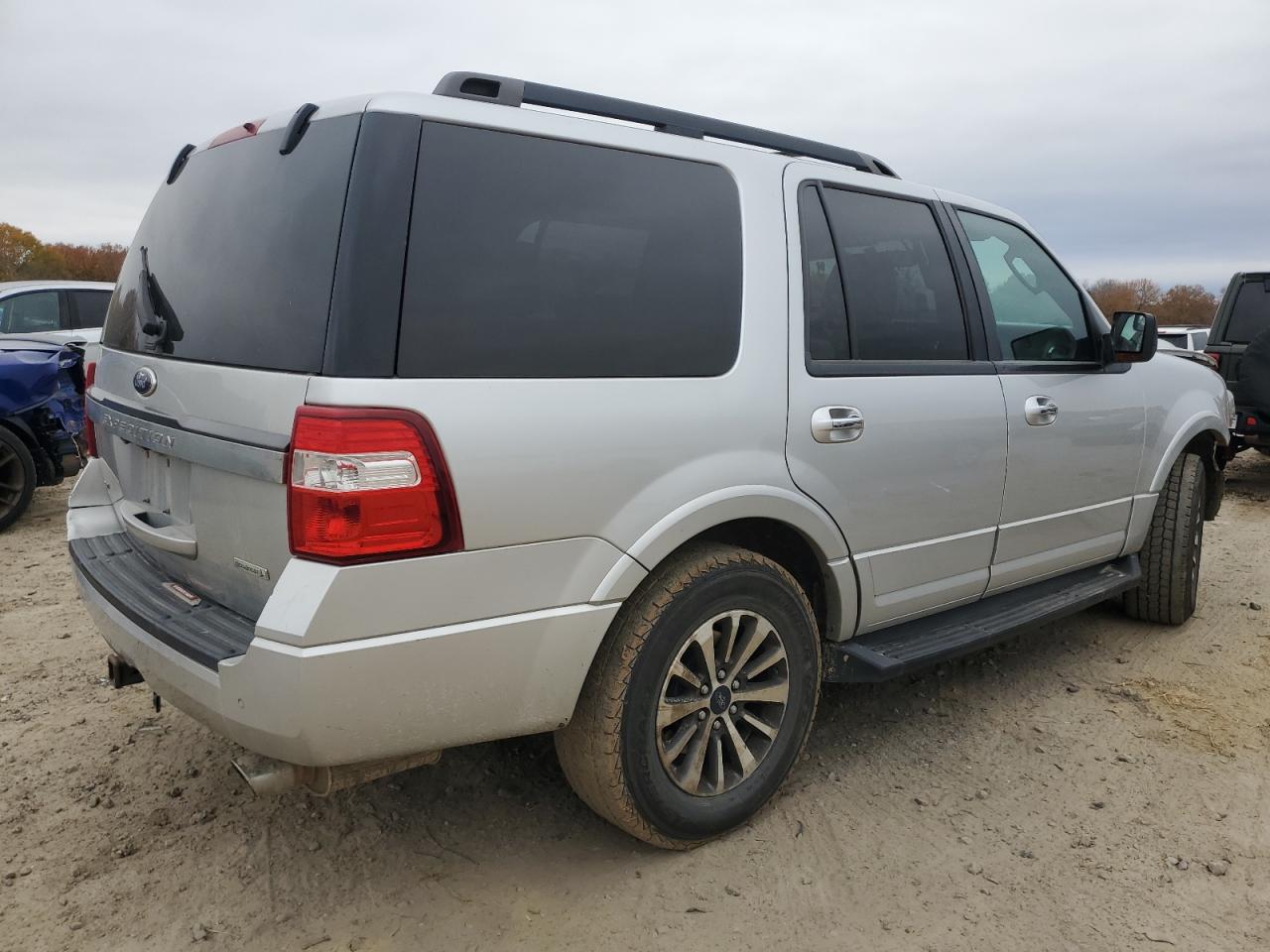Изображение 3 2016 FORD EXPEDITION XLT 2016 с VIN 1FMJU1HT5GEF43740