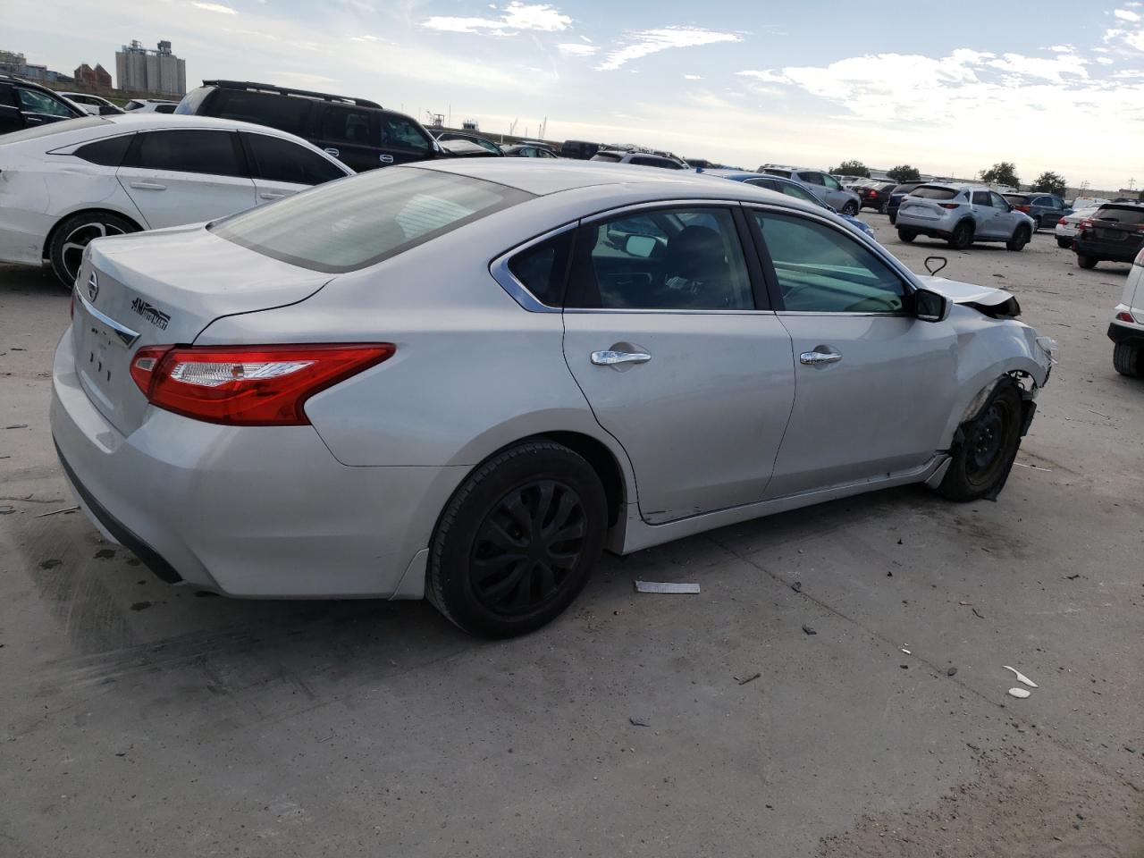 Image 3 of 2017 NISSAN ALTIMA 2.5 2017 with VIN 1N4AL3AP0HN345476