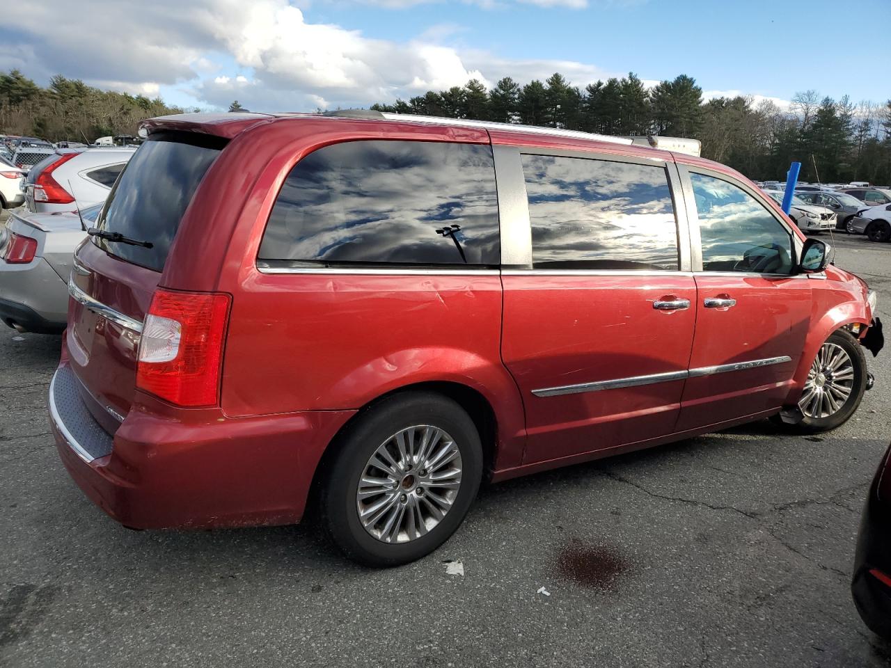 Image 3 of 2011 CHRYSLER TOWN & COUNTRY LIMITED 2011 with VIN 2A4RR6DG4BR667227
