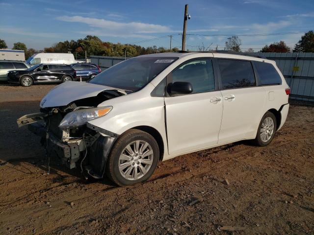 Изображение 2015 TOYOTA SIENNA XLE 2015