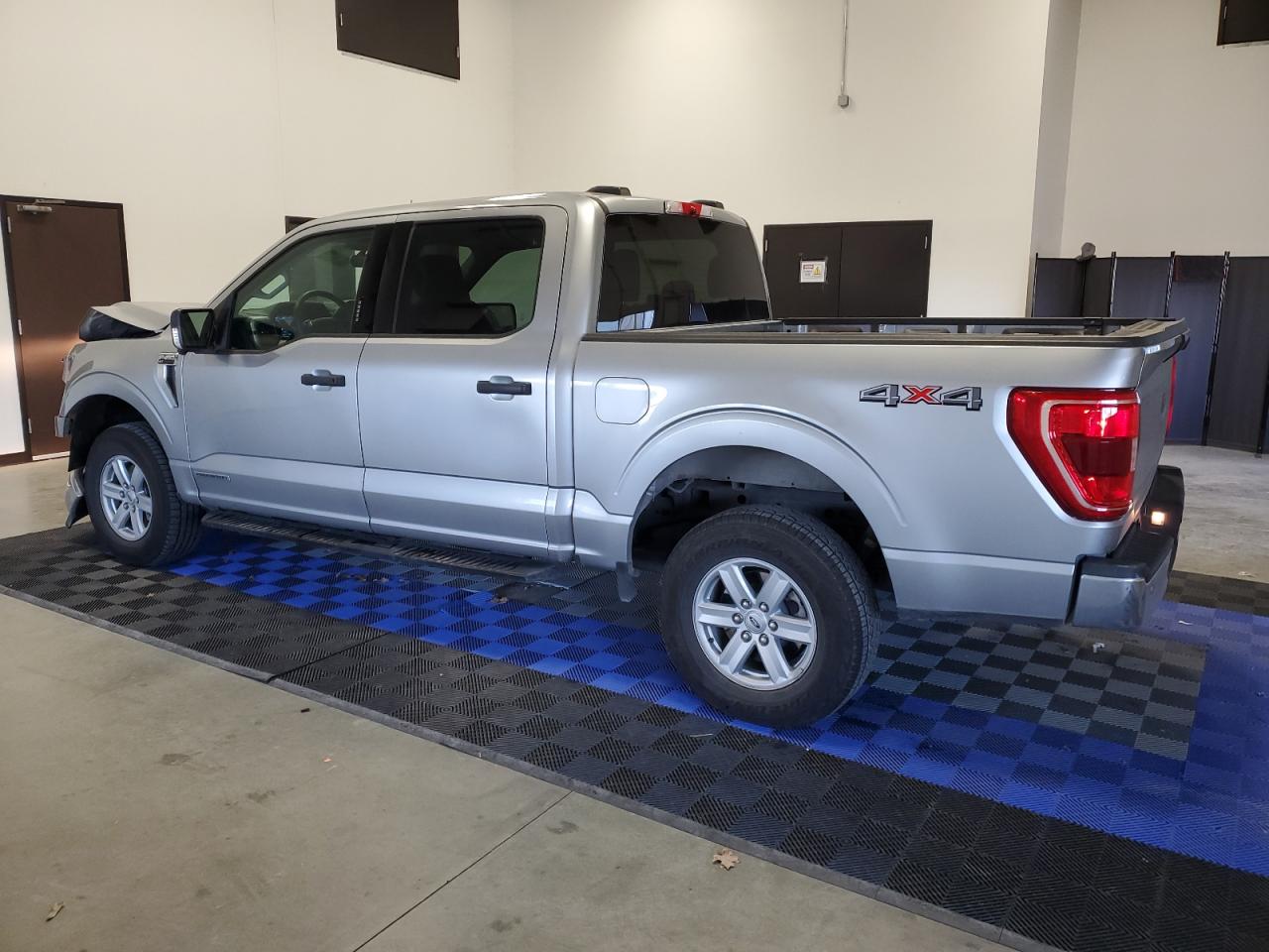 Obraz 2 z 2023 FORD F150 SUPERCREW 2023 z VIN 1FTFW1ED0PFA15504