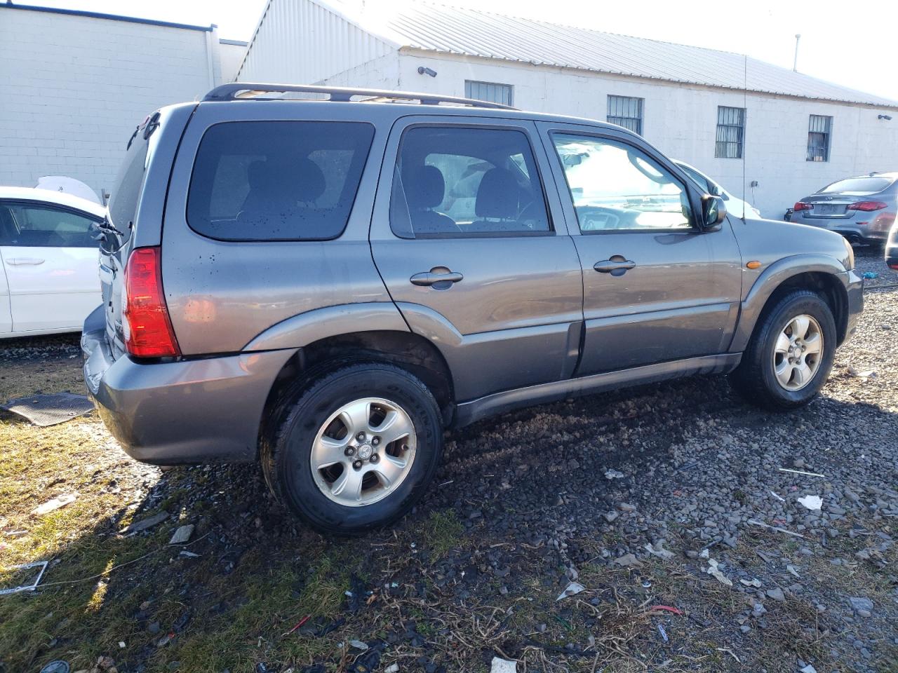 Image 3 of 2005 MAZDA TRIBUTE S 2005 with VIN 4F2CZ041X5KM15019
