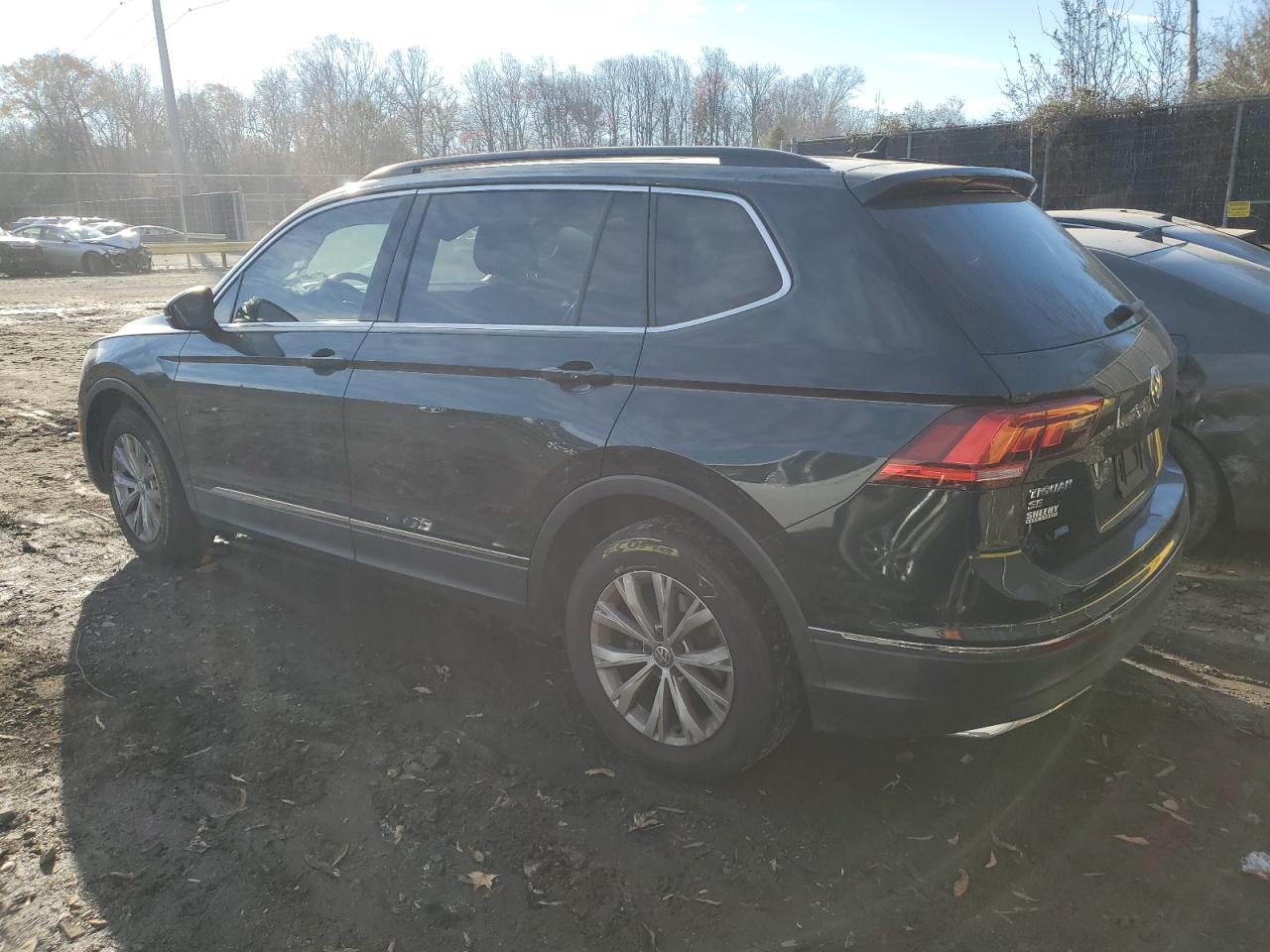 Image 2 of 2018 VOLKSWAGEN TIGUAN SE 2018 with VIN 3VV3B7AX2JM144581