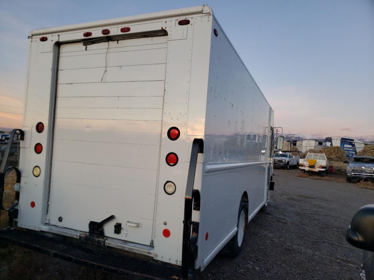 Obraz 3 z 2007 FREIGHTLINER CHASSIS M LINE WALK-IN VAN 2007 z VIN 4UZAARCP07CZ28328
