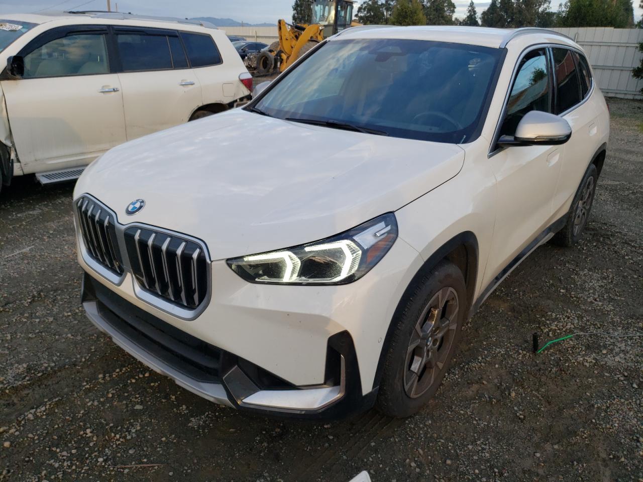 Obraz 1 z 2023 BMW X1 XDRIVE28I 2023 z VIN WBX73EF00P5W08272