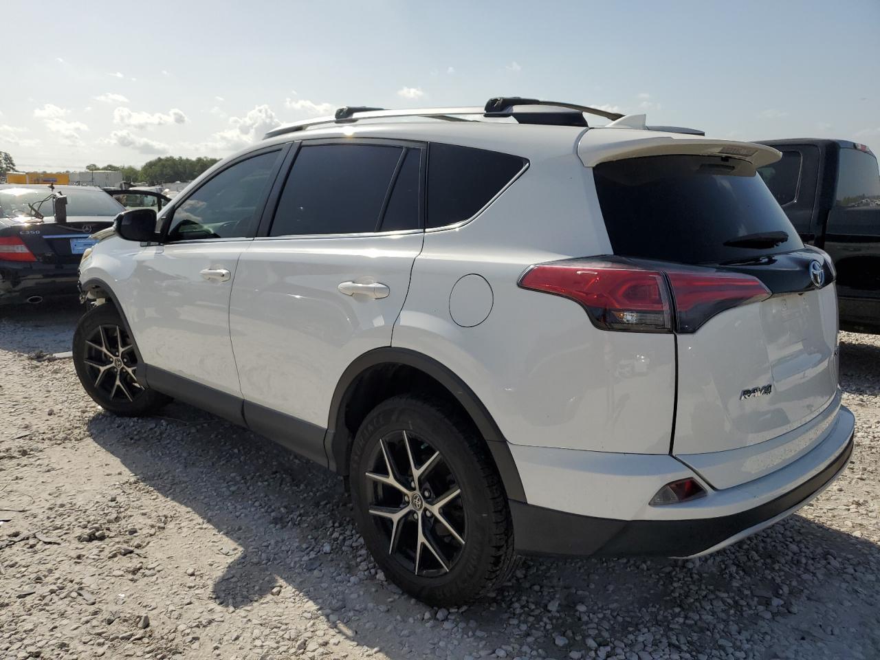 Image 2 of 2017 TOYOTA RAV4 SE 2017 with VIN JTMNFREV0HD108054