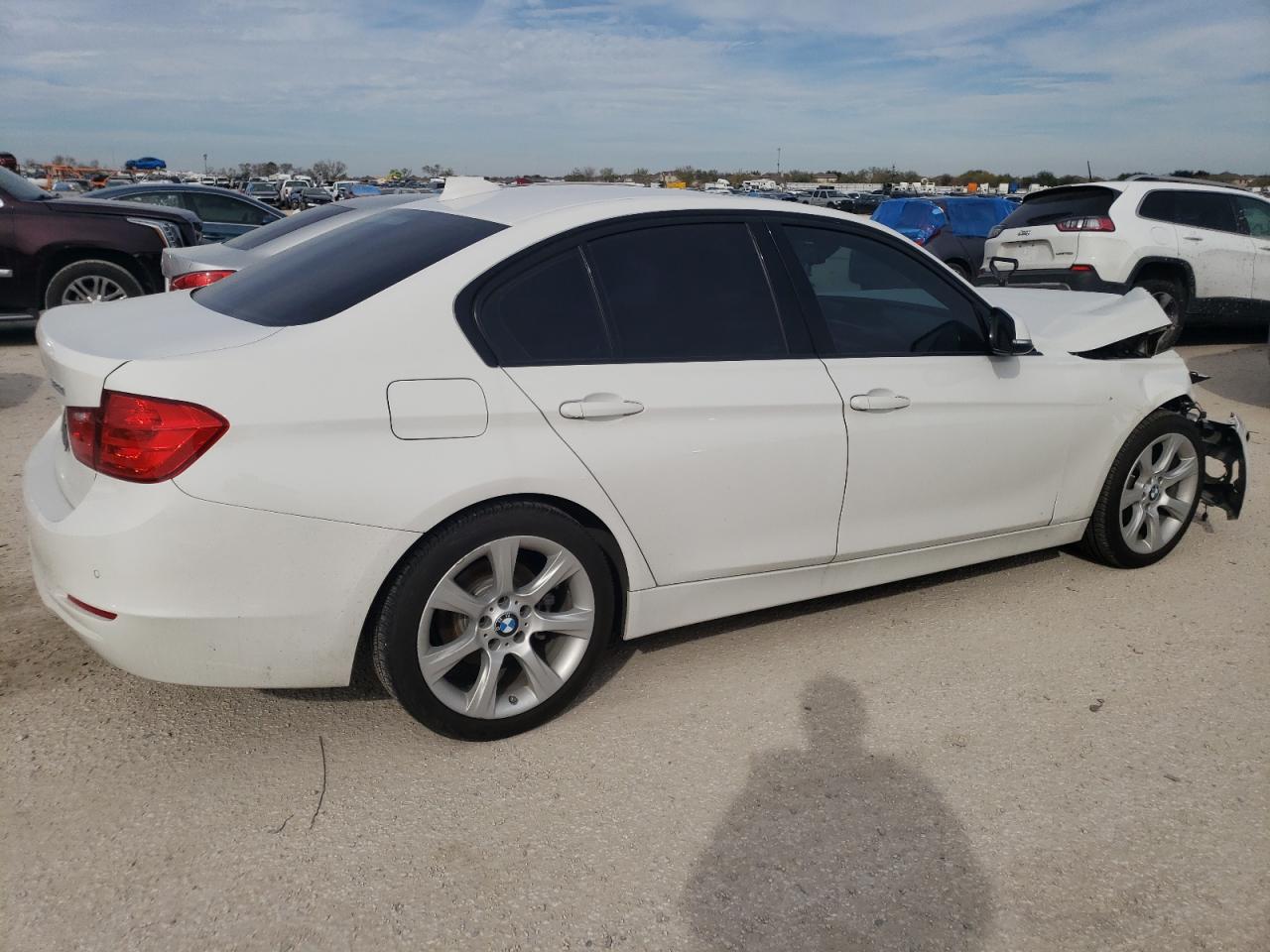 Image 3 of 2015 BMW 320 I 2015 with VIN WBA3B1G57FNT64682