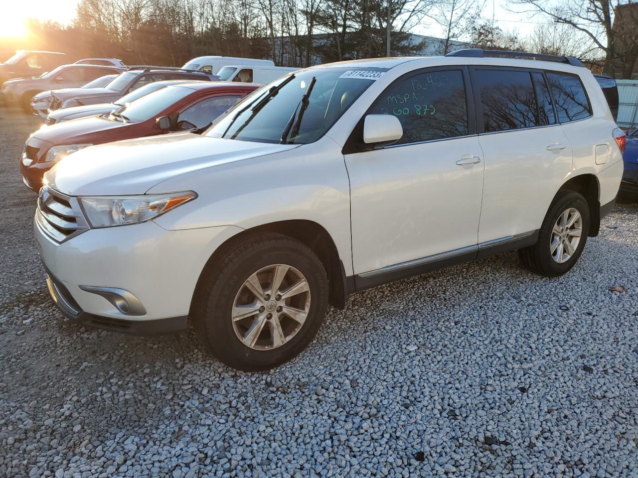 Изображение 2013 TOYOTA HIGHLANDER BASE 2013