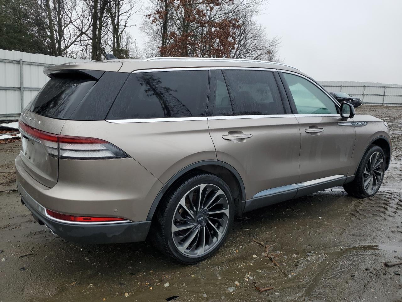 Image 3 of 2021 LINCOLN AVIATOR RESERVE 2021 with VIN 5LM5J7XC5MGL14082