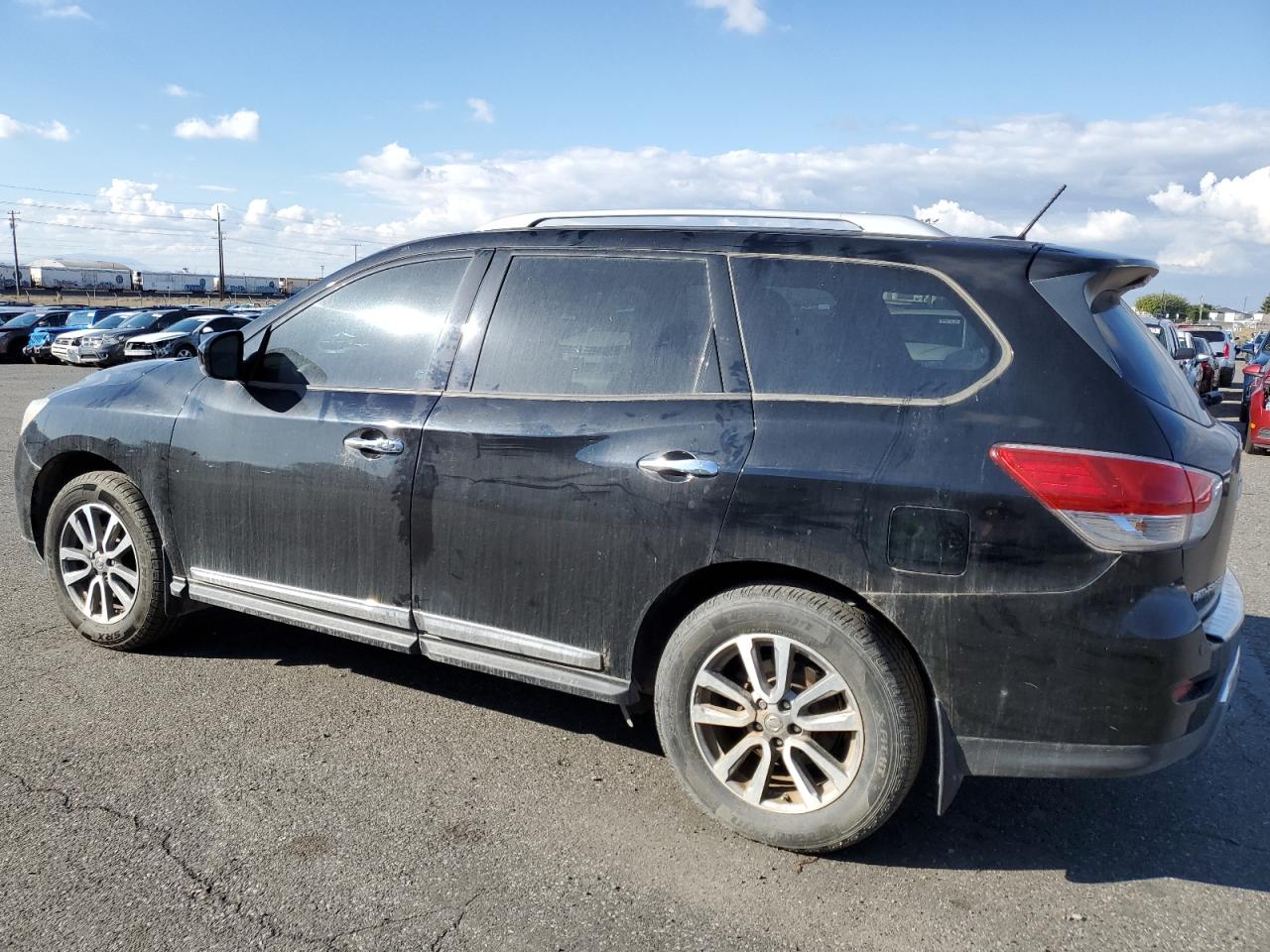 Image 2 of 2014 NISSAN PATHFINDER S 2014 with VIN 5N1AR2MM4EC701015