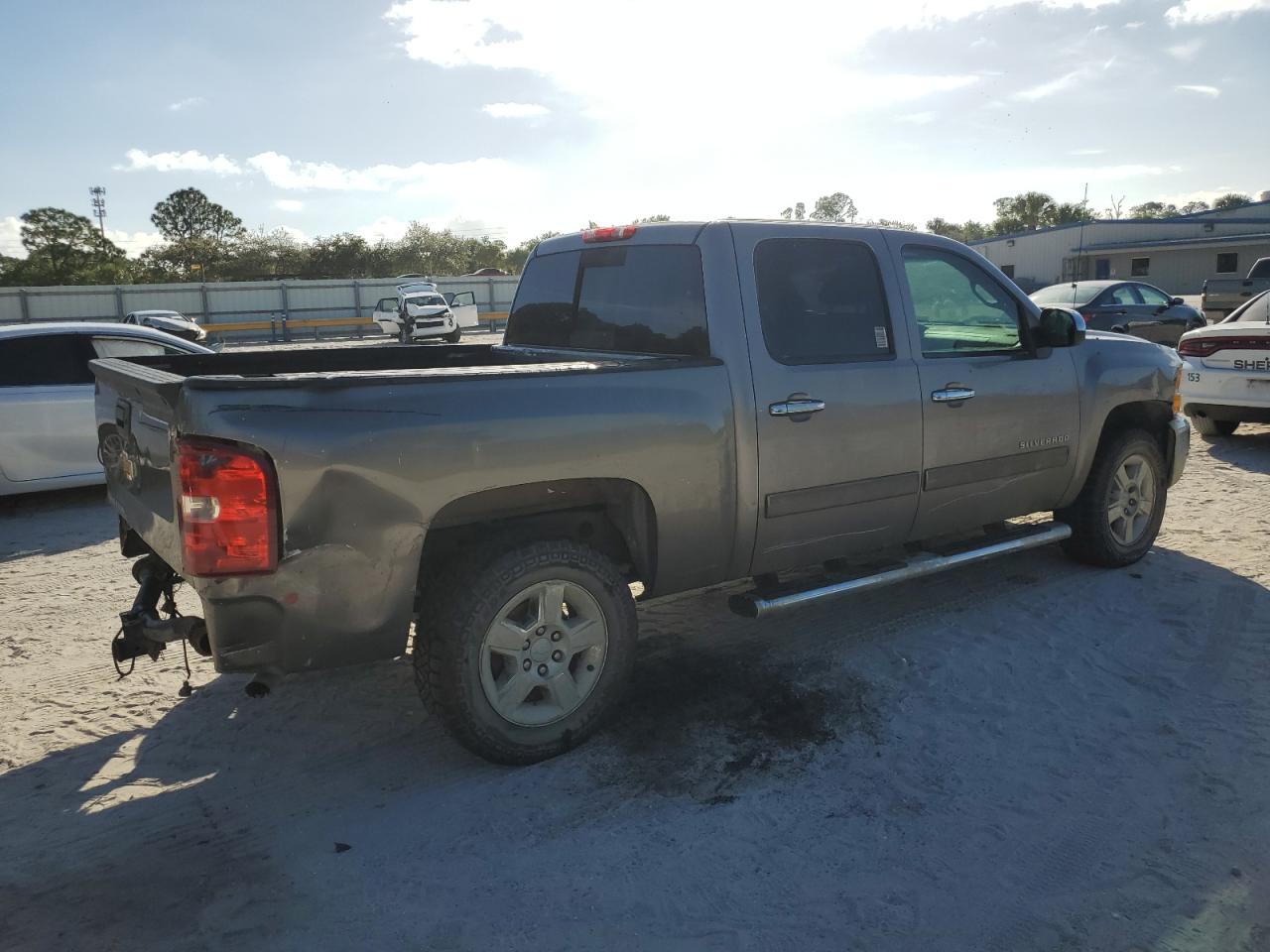 Image 3 of 2013 CHEVROLET SILVERADO K1500 LT 2013 with VIN 3GCPKSE70DG357139