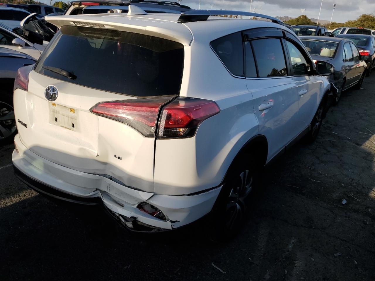 Image 3 of 2016 TOYOTA RAV4 LE 2016 with VIN JTMZFREV5GJ076963
