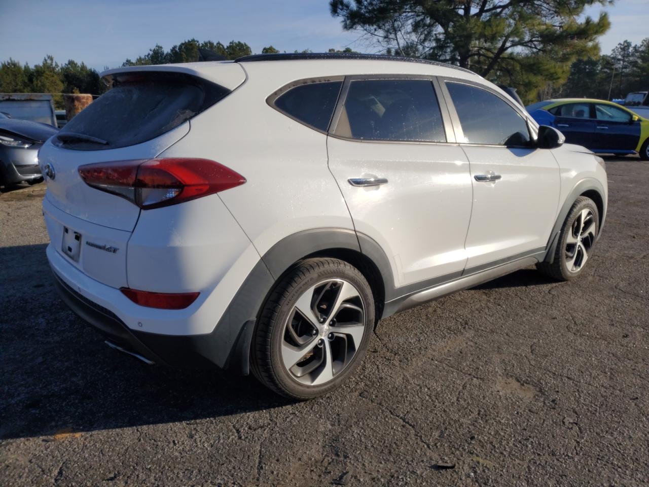 Image 3 of 2016 HYUNDAI TUCSON LIMITED 2016 with VIN KM8J33A26GU024427