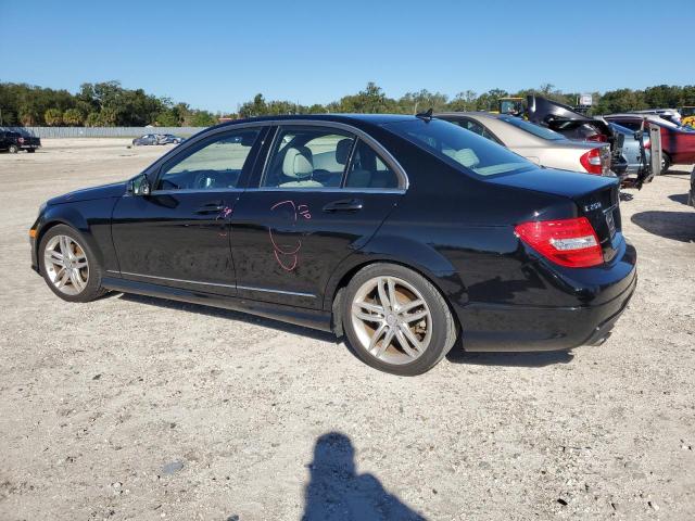 Obraz 2 z 2013 MERCEDES-BENZ C-CLASS 250 2013 z VIN WDDGF4HB4DR267241