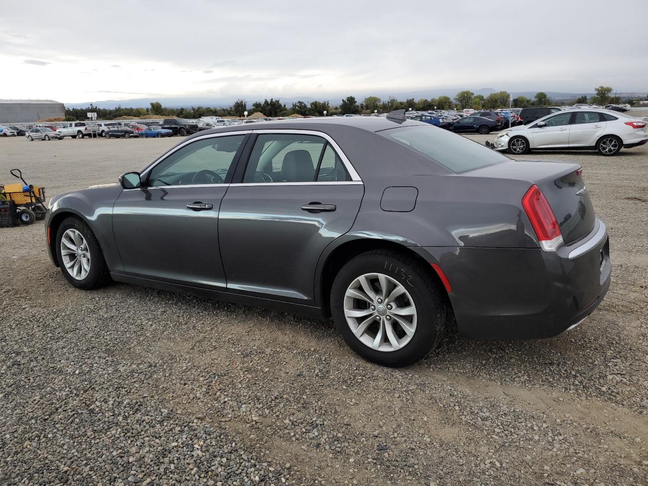 Obraz 2 z 2016 CHRYSLER 300 LIMITED 2016 z VIN 2C3CCAAGXGH220049