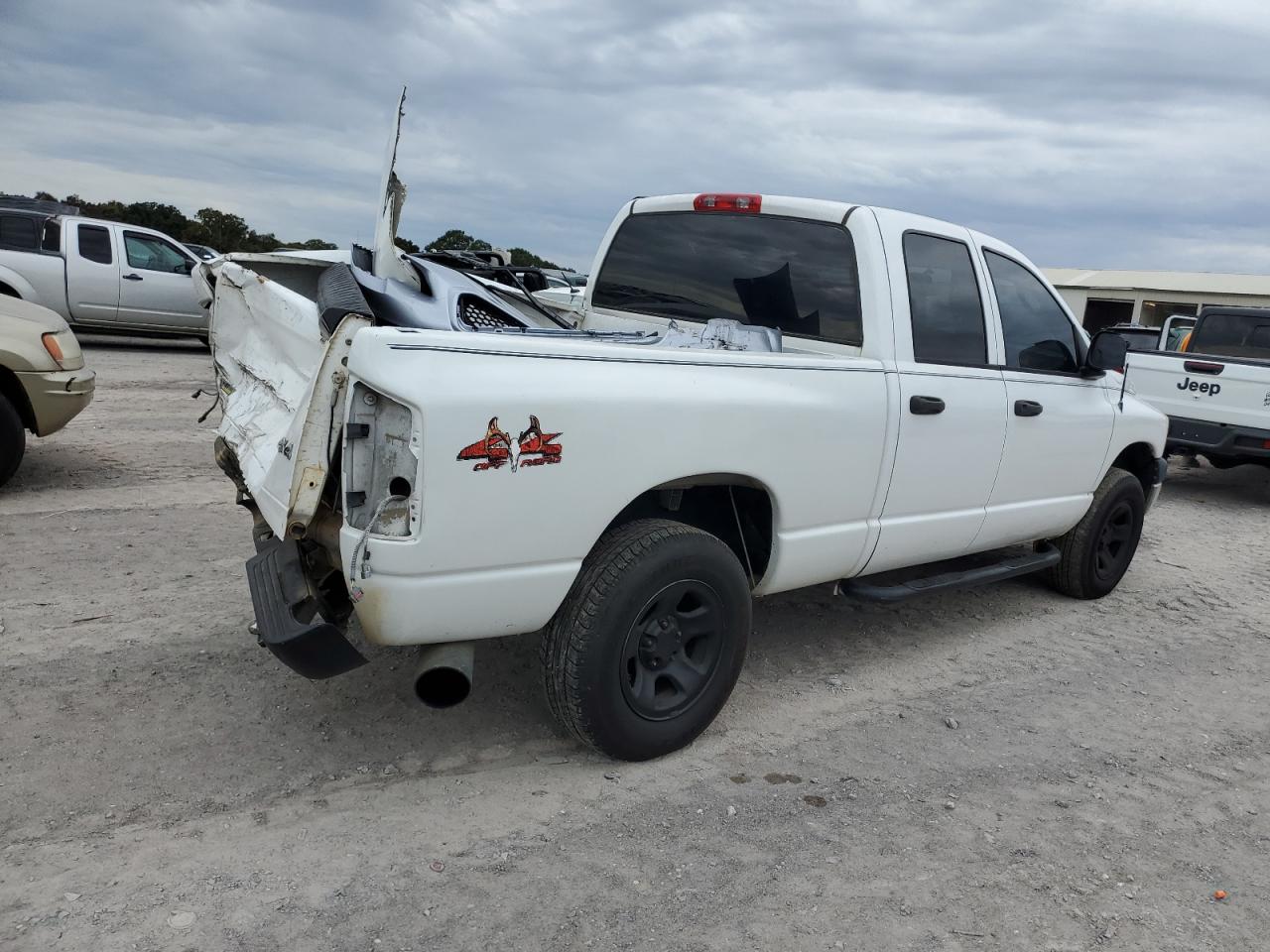 Image 3 of 2007 DODGE RAM 1500 ST 2007 with VIN 1D7HU18P17J580366